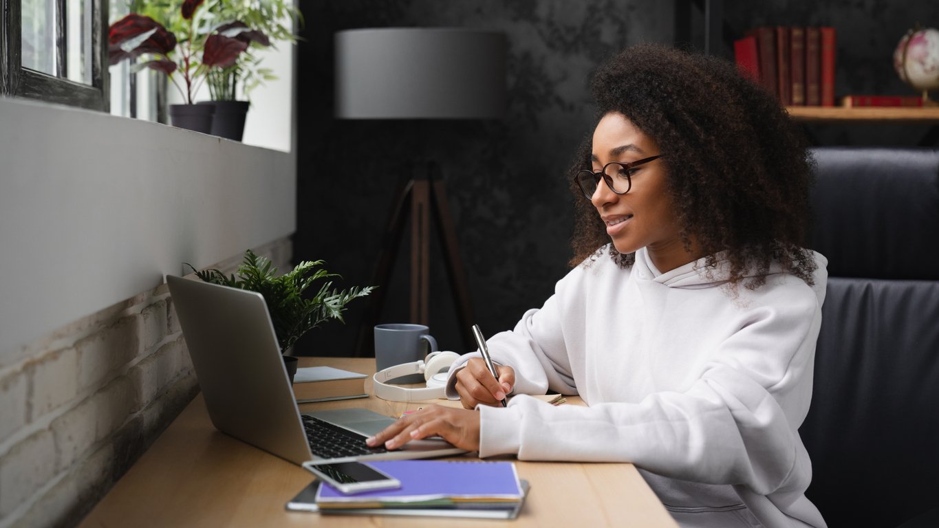 woman working on laptop