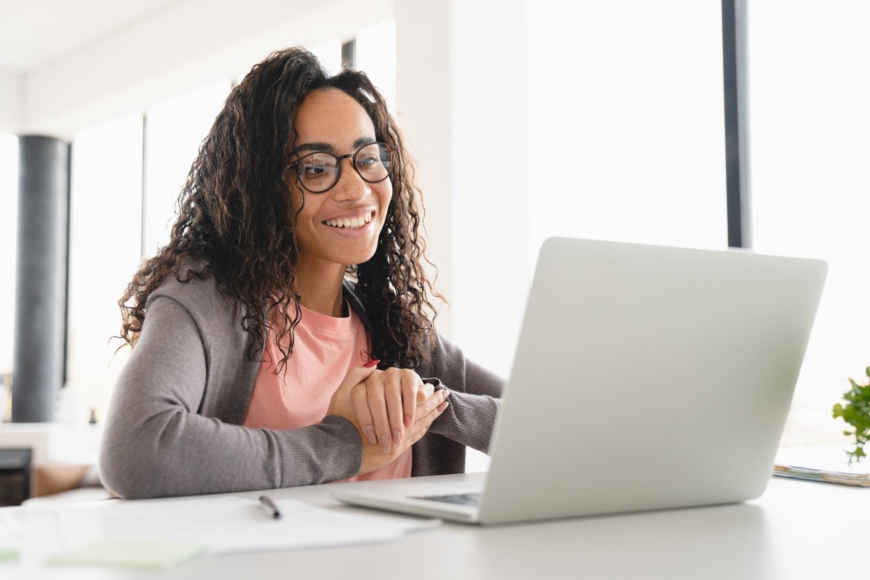 student businesswoman e-learning